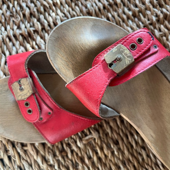 Vintage Dr. Scholl’s Wooden Exercise Red Leather Sandals - Picture 3 of 4